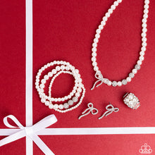 Load image into Gallery viewer, Fiercely 5th Avenue - Complete Trend Blend December 2022 (Upgraded Earrings Not Available)