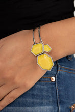 Load image into Gallery viewer, Tourist TRAPEZOID - Yellow Bead Silver Hinged Bracelet
