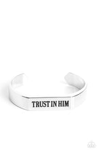 Load image into Gallery viewer, &quot;TRUSTING TRINKET&quot; SILVER MENS BRACELET
