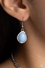Load image into Gallery viewer, DREAMILY DECKED OUT - BLUE BEAD SILVER SHORT NECKLACE - PAPARAZZI
