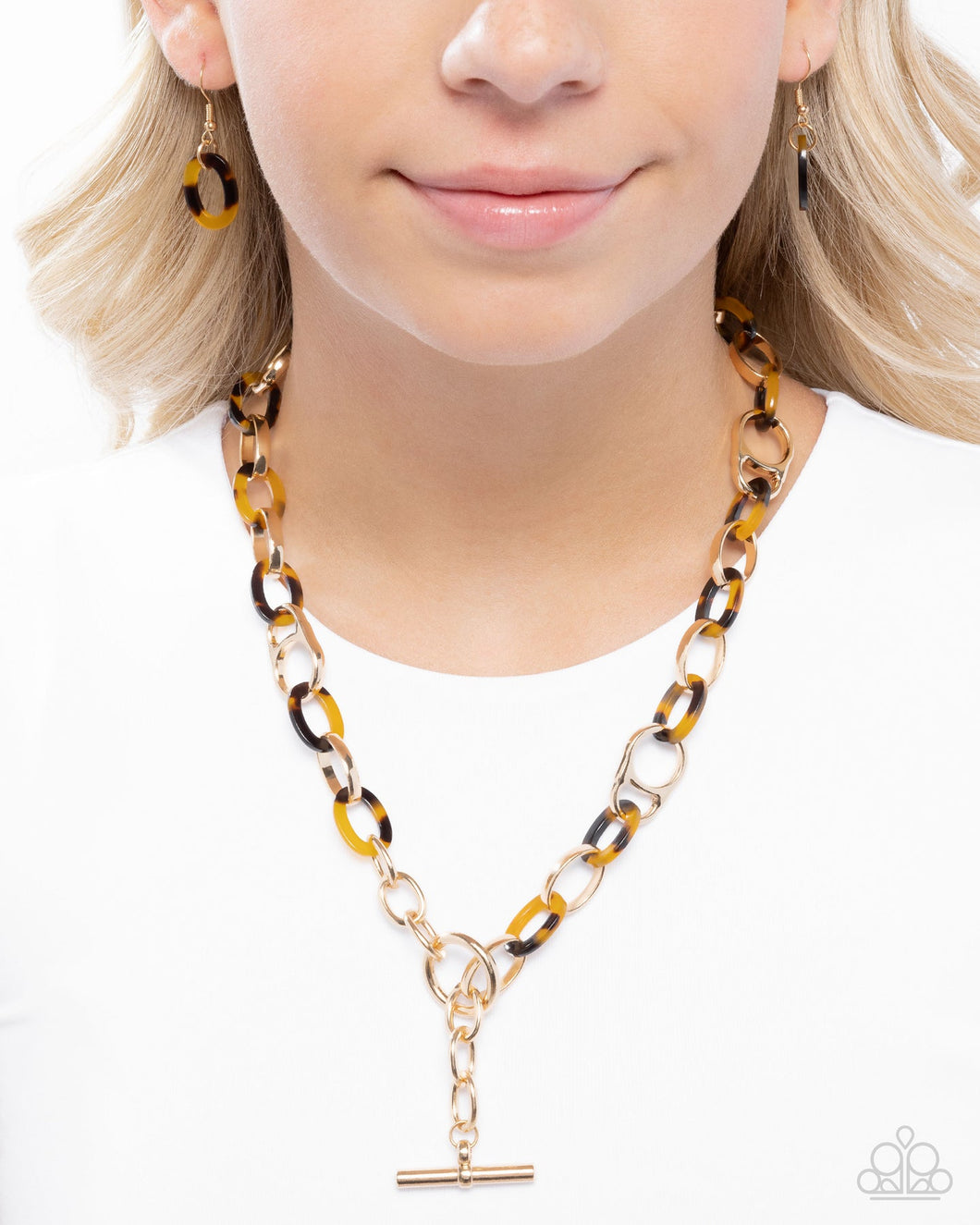 Smooth Season - Brown Tortoise Shell Link Gold Toggle Short Necklace