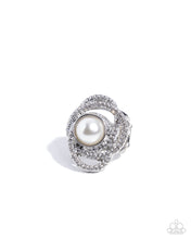 Load image into Gallery viewer, Concentric Chic - White

