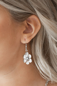 Secret Garden - Silver Floral Pedal Necklace