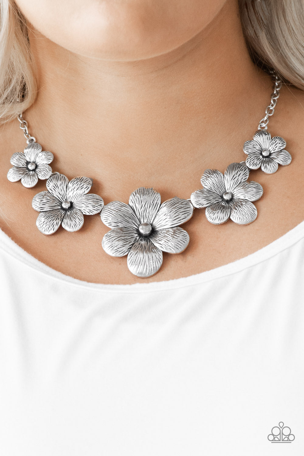 Secret Garden - Silver Floral Pedal Necklace