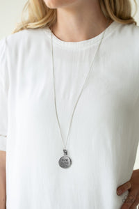 Paparazzi Necklace ~ Mom Boss - Silver - Barbara Towles Masterson's Store