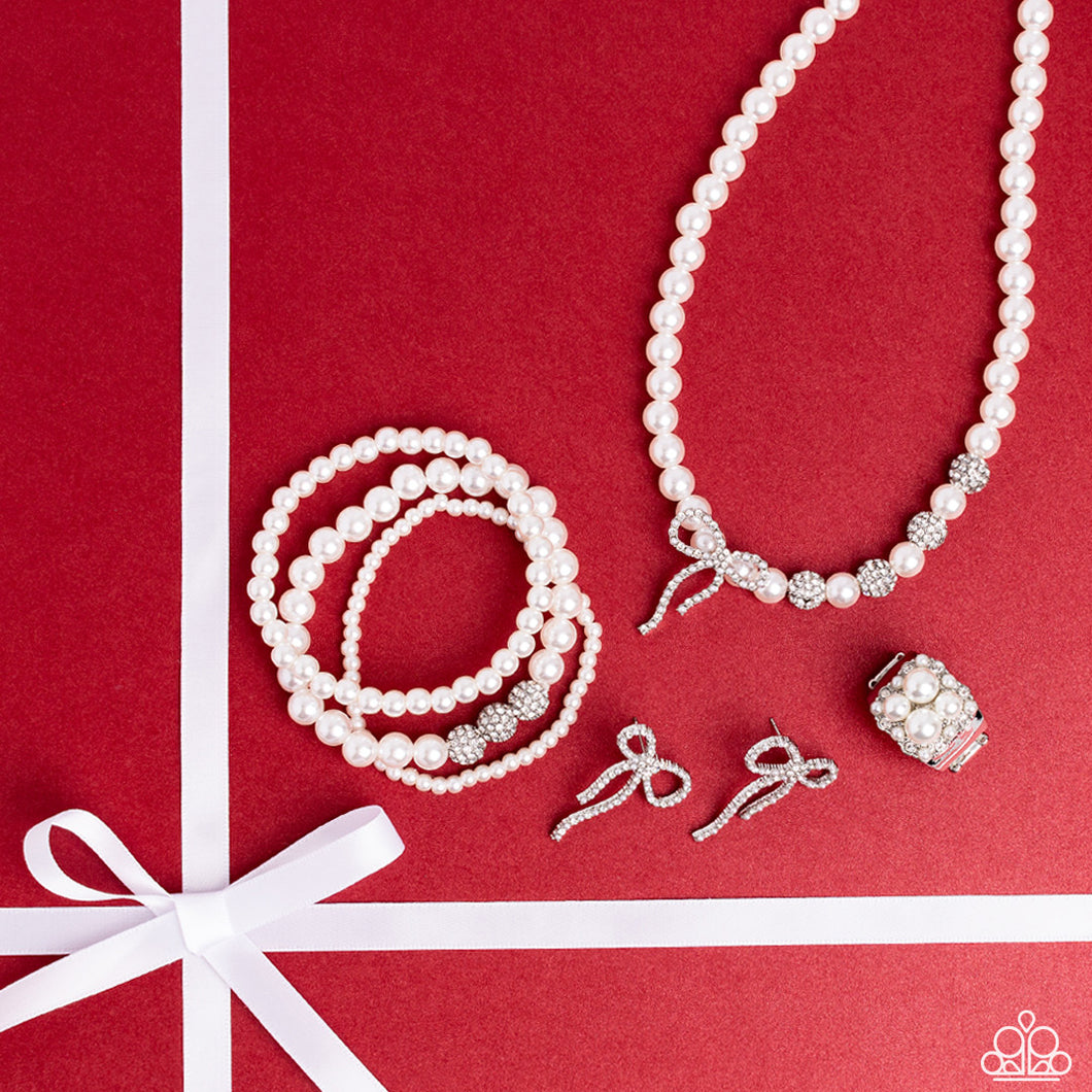 Fiercely 5th Avenue - Complete Trend Blend December 2022 (Upgraded Earrings Not Available)
