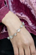 Load image into Gallery viewer, Fiercely 5th Avenue - Complete Trend Blend - February 2022 Fashion Fix -
