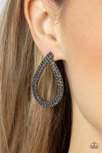 Load image into Gallery viewer, Diva Dust - Black Paparazzi Earrings
