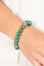 Load image into Gallery viewer, Royal Reward - Green Paparazzi Bracelet
