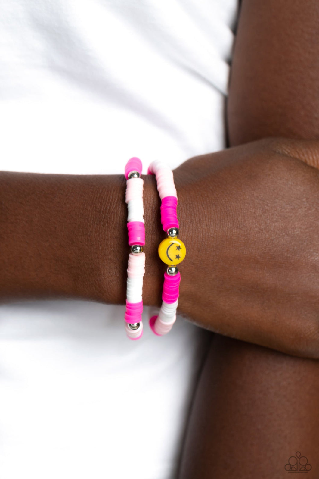 IN SMILE - PINK SMILEY FACE STRETCHY BRACELET - PAPARAZZI